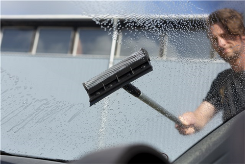 Vikan Windscreen Scrapper W/Sponge & Telescopic 473952